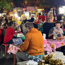 homeoffice @ night market 🤣