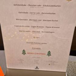 Ein Weihnachtliches Kuchenbuffet auf Deck 9