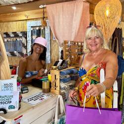 Ein Kleid gefunden ( siehe Teil a)