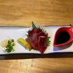 馬刺し (rohes Pferdefleisch)