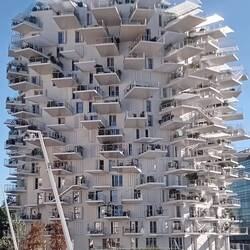 Unten links gibt es sogar eine Aussentreppe.