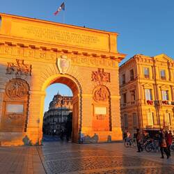 Im letzten Abendrot leuchtet der Kalkstein orange - schöner geht`s nicht