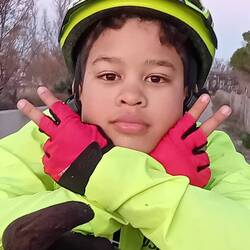 Nach 65 km kein bisschen müde - wo nimmt der Junge die Ausdauer her?