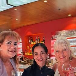 und unsere Kellnerin