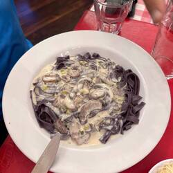 Malbec Tagliatelle mit Champignon Sauce