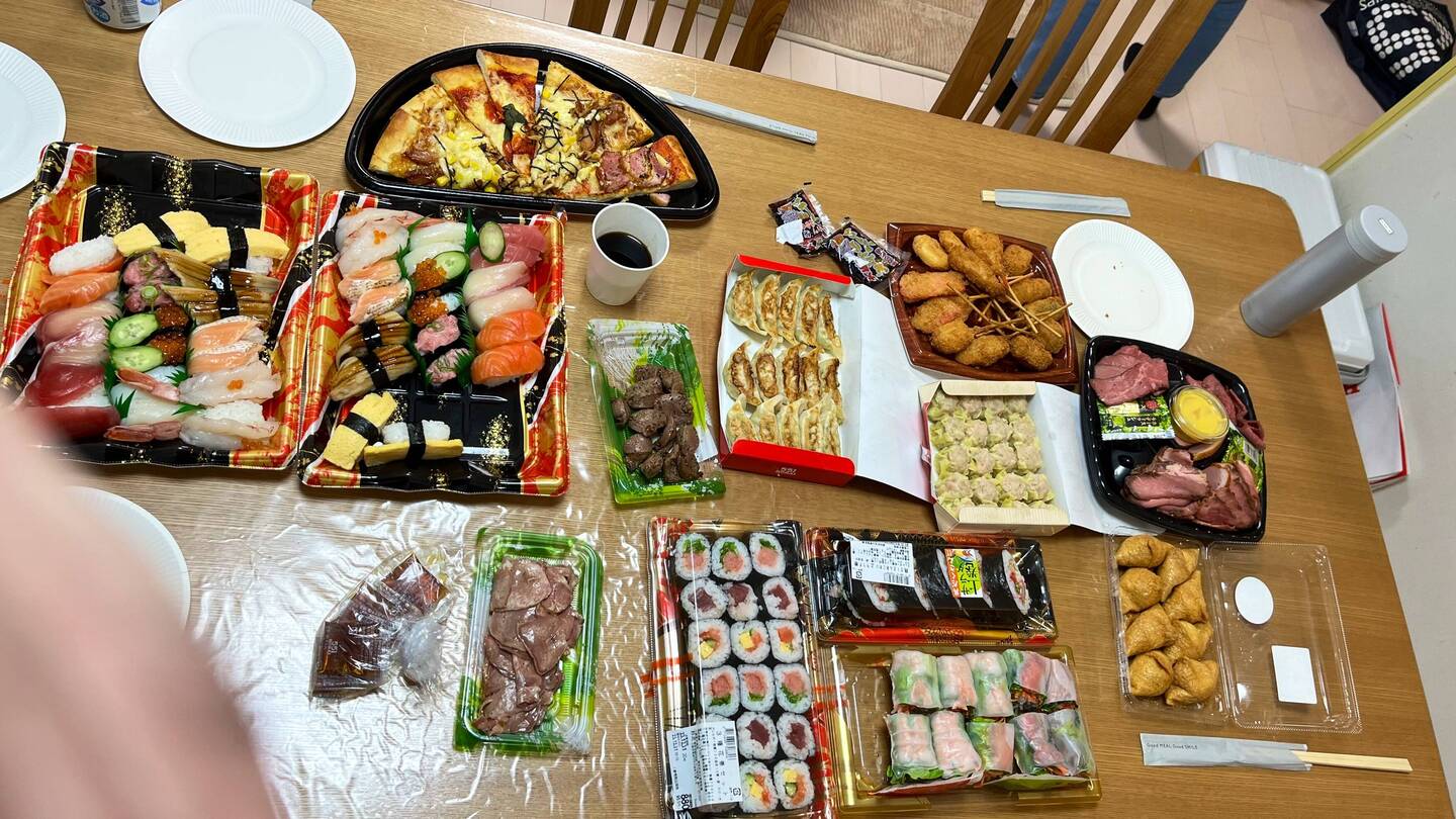 Keine Party ohne 🍣🍤🍕🍗🍻