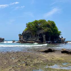 Pura Tanah Lot — Bali, Indonesia.