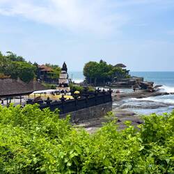 Pura Tanah Lot — Bali, Indonesia.