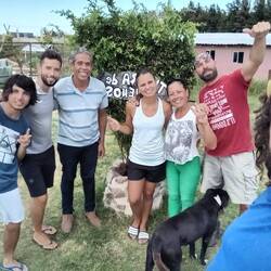 Die Freiwilligencrew mit Allán und Nati