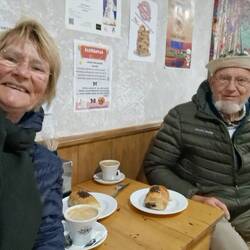 Een kopje koffie in een koffiebar