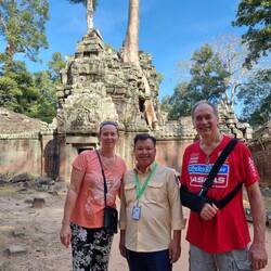 Wir mit Yan unserem Reiseleiter