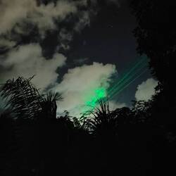 Aussicht bei Stromausfall in unserem Quartier. Das Festival - Gelände hat wohl noch Strom 😅