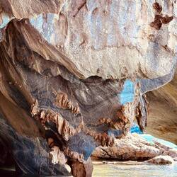 Komplett andere Farbzusammensetzung in einer anderen Höhle