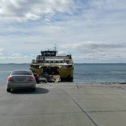 Punta Azul. Fähre nach Feuerland.