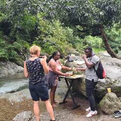 Mittagspause am Fluß