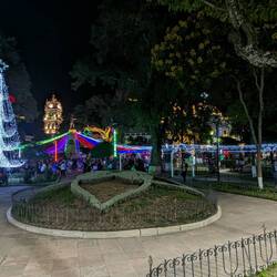 Plaza 25 de Mayo bei Nacht