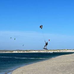 Augusta the most southerly town on the SW coast. Very windy, a joy for kite surfers (despite sharks)