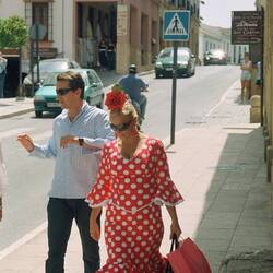 In Ronda kann man immer wieder Frauen in ihren traditionellen Kleidern zu sehen