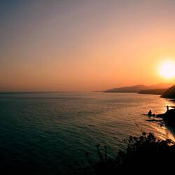 hier mussten wir einfach kurz anhalten und abwarten und genießen bis die Sonne ganz unter ging