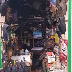 Kleine Läden...hier ein Schuster...