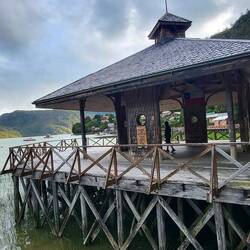 Pfahlbauten soweit das Auge reicht