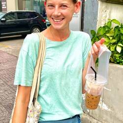 Der Eiskaffee wird mit gesüßter Kondensmilch gemacht :)