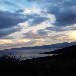 Blick vom Stellplatz in den Abendhimmel Richtung Agios Nikolaos