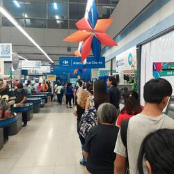 Anstehen bei der Western Union 😅