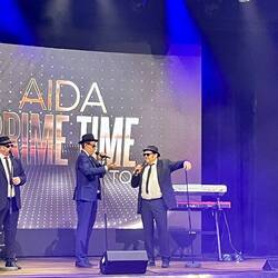 Tobi ( Mitte ) mit den Blues Brothers