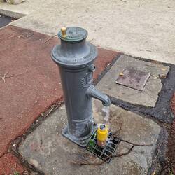 Der erste Brunnen der nicht abgestellt ist.