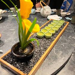 Lemon and honey but tastes of yuzu