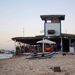 Surfschule und Strandbar 🍹