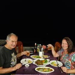 Der Fisch ist gewürzt mit grünen Kampot Pfeffer