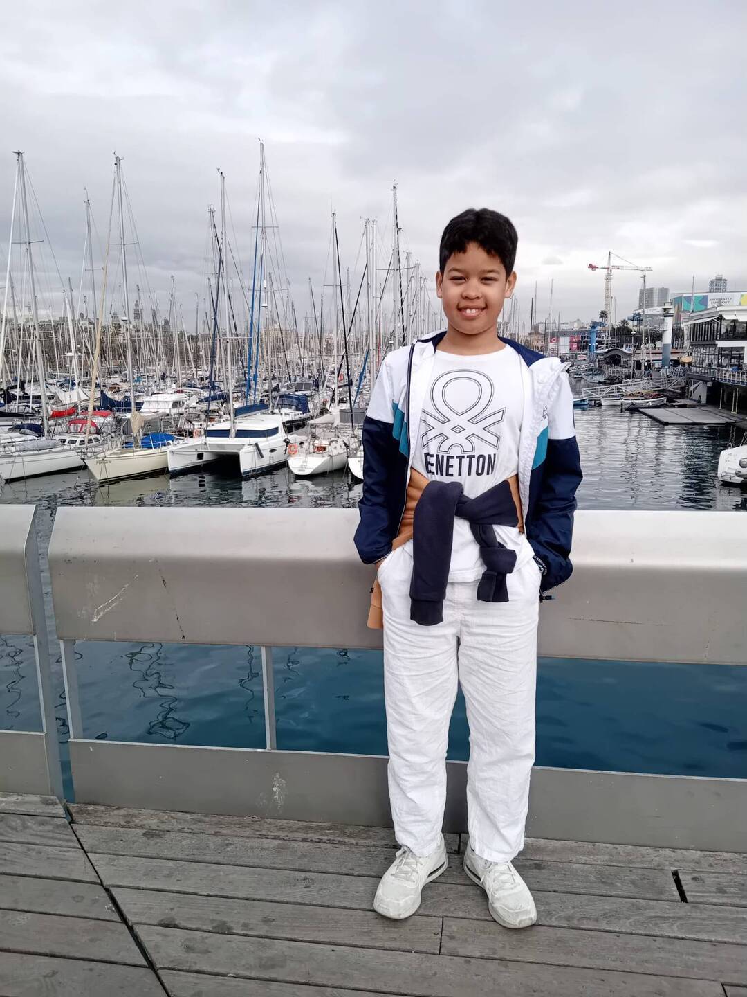 Das Lächeln ist etwas angestrengt ("...lach mal schön!")