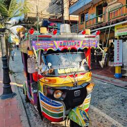 Mit dem Tuk-Tuk geht es...