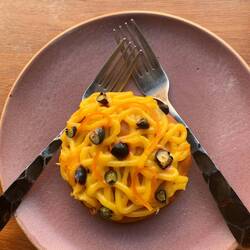 Leckeres Zitronen-Blaubeerküchlein (sieht nicht lecker aus, war es aber!)