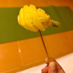 Wie pellen sie diese Babyananassen eigentlich so schön? 🧐