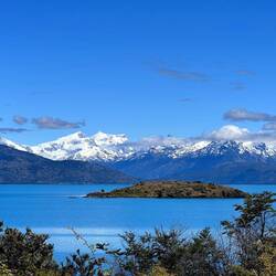 Immer im Blick: die Berge und der Lago General Carrera