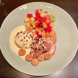 Reiner serviert uns jeden Abend seine Dessertvarianten 🍧