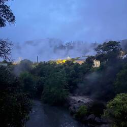 Maori Village im Nebel