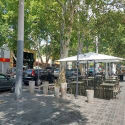 In der Innnenstadt reihen sich gemütliche Beizli aneinander