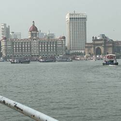 Busy, busy harbour as we approach the Gateway to India on the right.