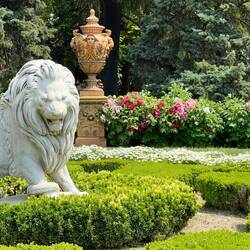 Dolmbache Palace gardens