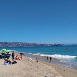 Im Hintergrund Valparaiso