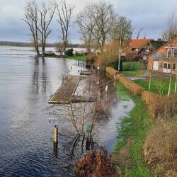 Der Pegelstand der Hamme liegt bei 6,20m. Noch ist der Ruderclub nicht geflutet