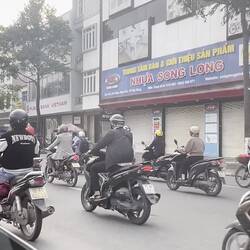 Mit dem Taxi geht es in Da Nang zu unserer Unterkunft