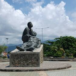Monumento 12 De Novembro