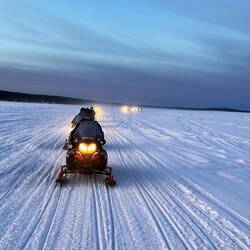 Schön hier auf'm Mond ..
