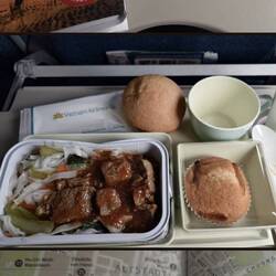 Und auch im Flieger lasen sie sich nicht lumpen... - vor bei uns mal vor 20 Jahren