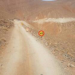 Kleine Lachnummer: Wer fährt denn hier bitte schön 40 kmh? ...wir stetig 5-10 kmh